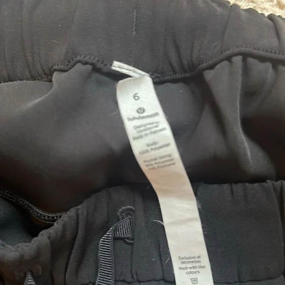 Lululemon On the Fly Black Skirt (Size 6) - Picture 8 of 9